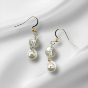 6月誕生石ピアス(シェルパール)