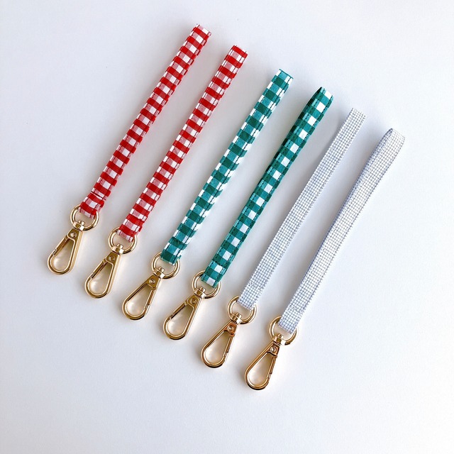 チェック模様のストラップ(短)