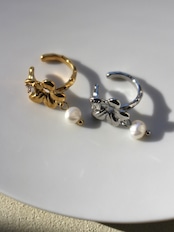 Flower earcuff