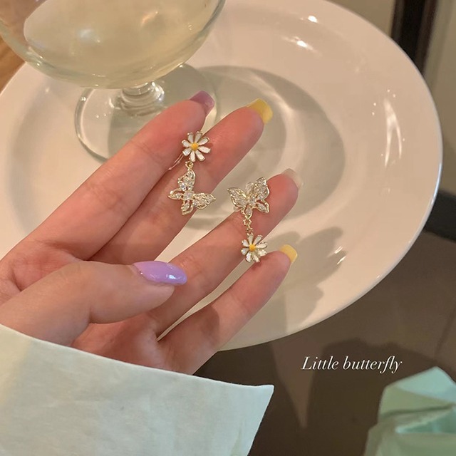 月の影 真珠タッセルピアス 수납