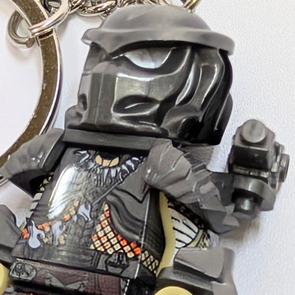 再入荷！【 ブロックフィギュアキーホルダー 】 AVP ( エイリアンvs
