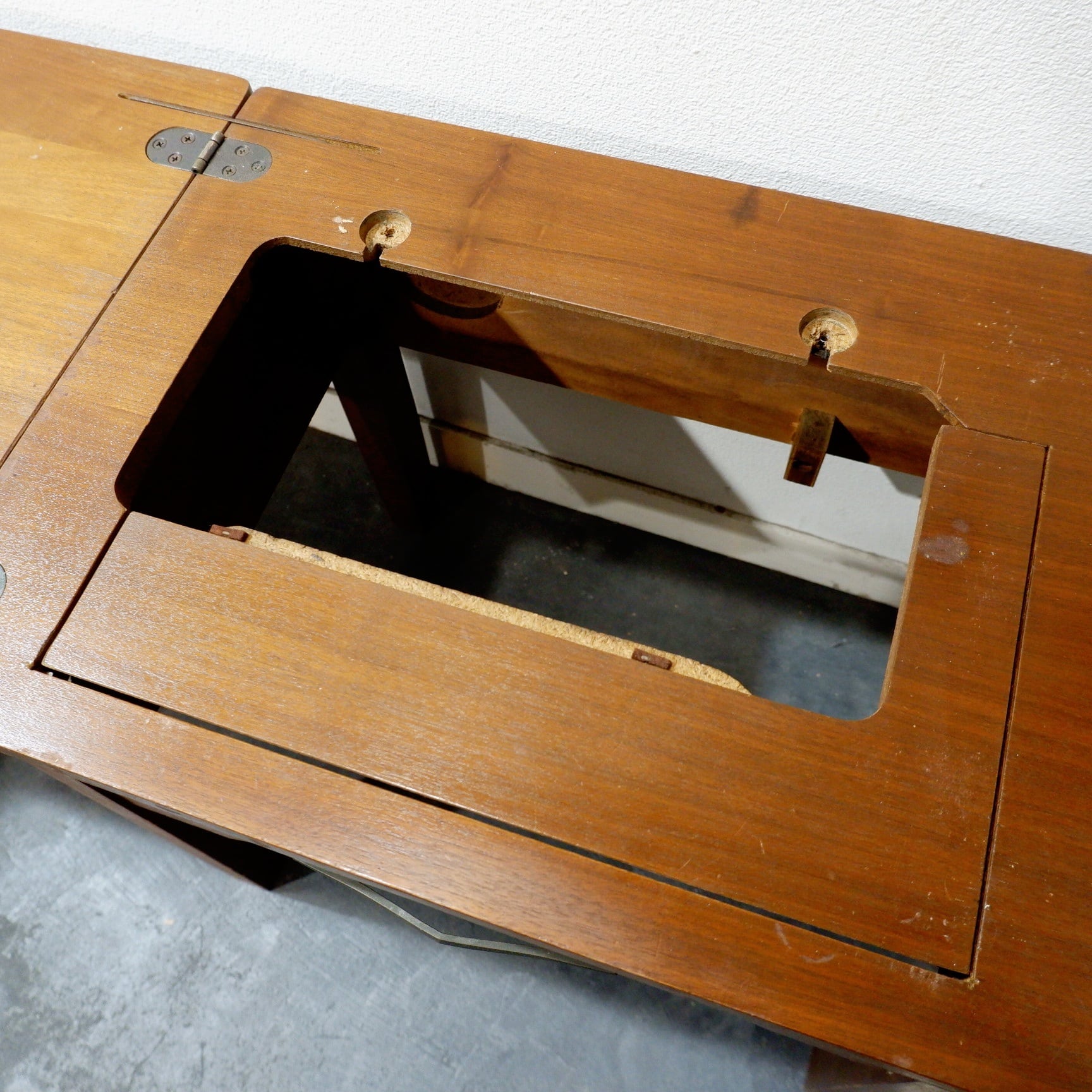 ヴィンテージ家具 木製 サイドテーブル ナイトテーブル ミシン台