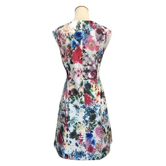 スーパービューティー ワンピース 胸元フリル ビジュー使い花柄