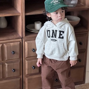 【BABY&KID】韓国風　英字柄フーディ