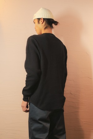 LOGO PATCH HEAVY WEIGHT WAFFLE L/S TEE [BLACK]