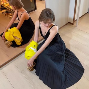 Pleated velvet design dress　2408251