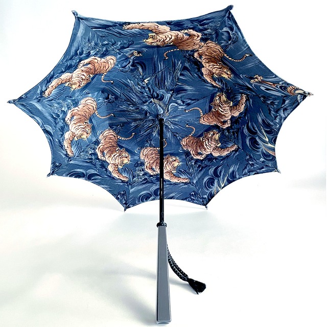 着物で作る日傘　虎 Handmade parasol with antique "KIMONO" fabric, "tiger"