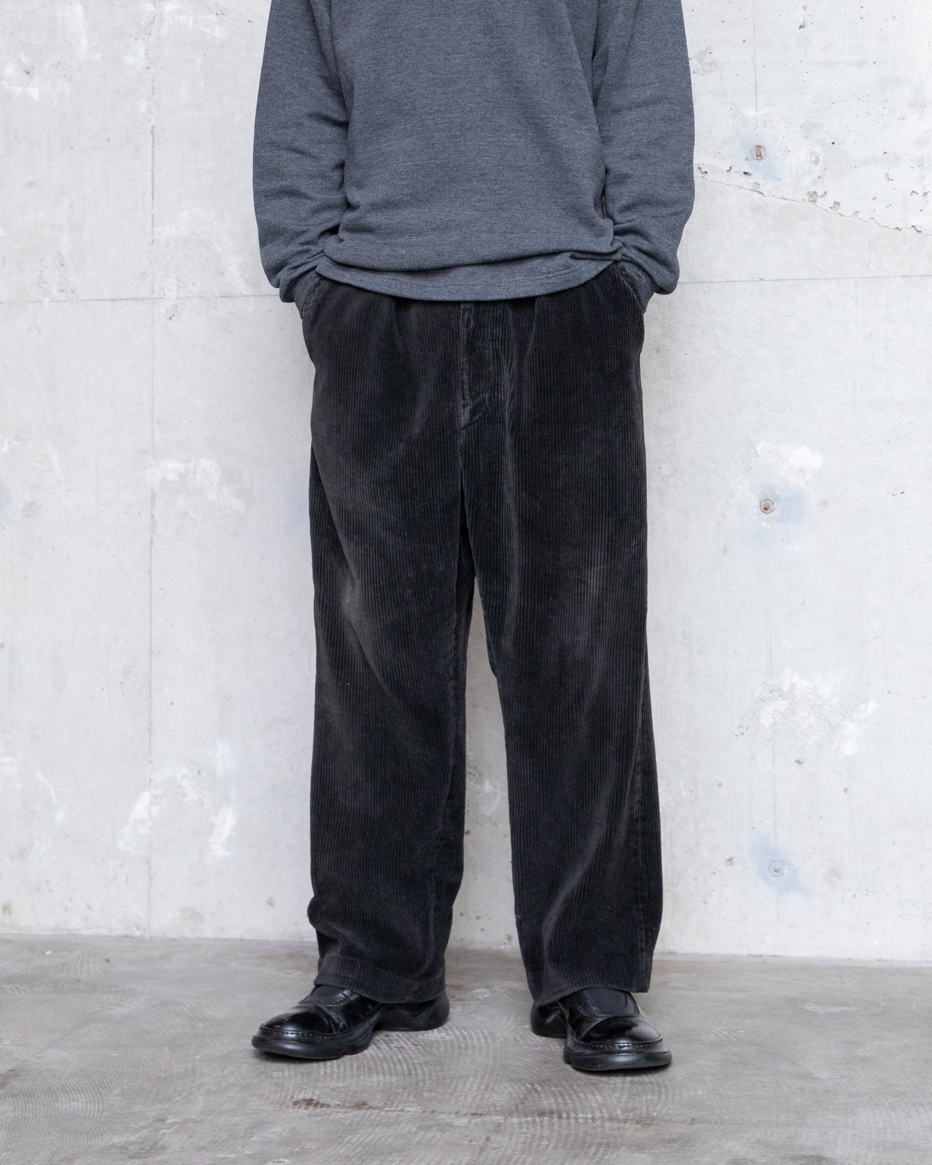 40s vintage “Le Meilleur d'Amiens” faded black wide wale corduroy