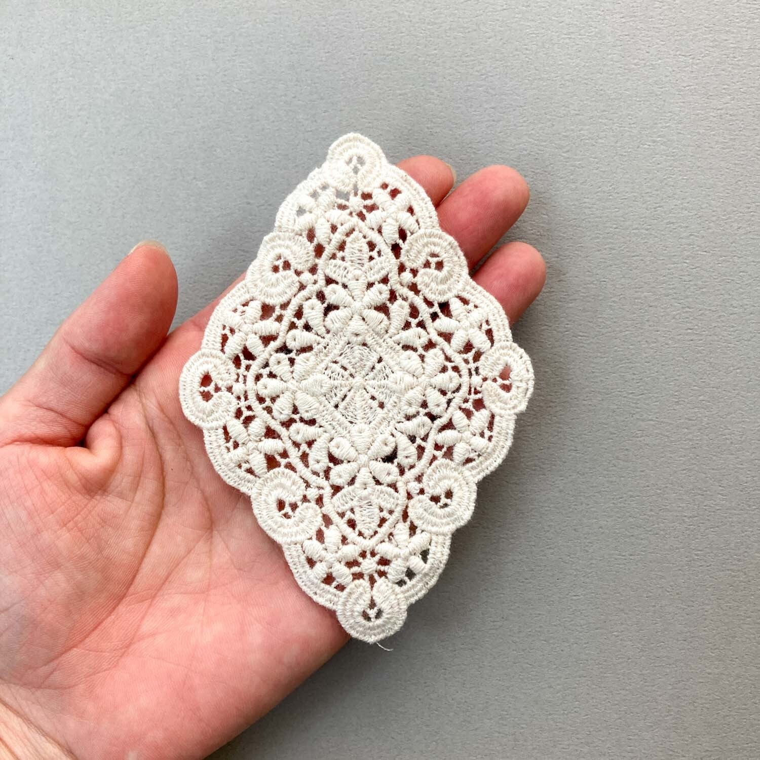 再入荷〉小花入りスカラップ縁ひし形レース | Dua-アクセサリーパーツ