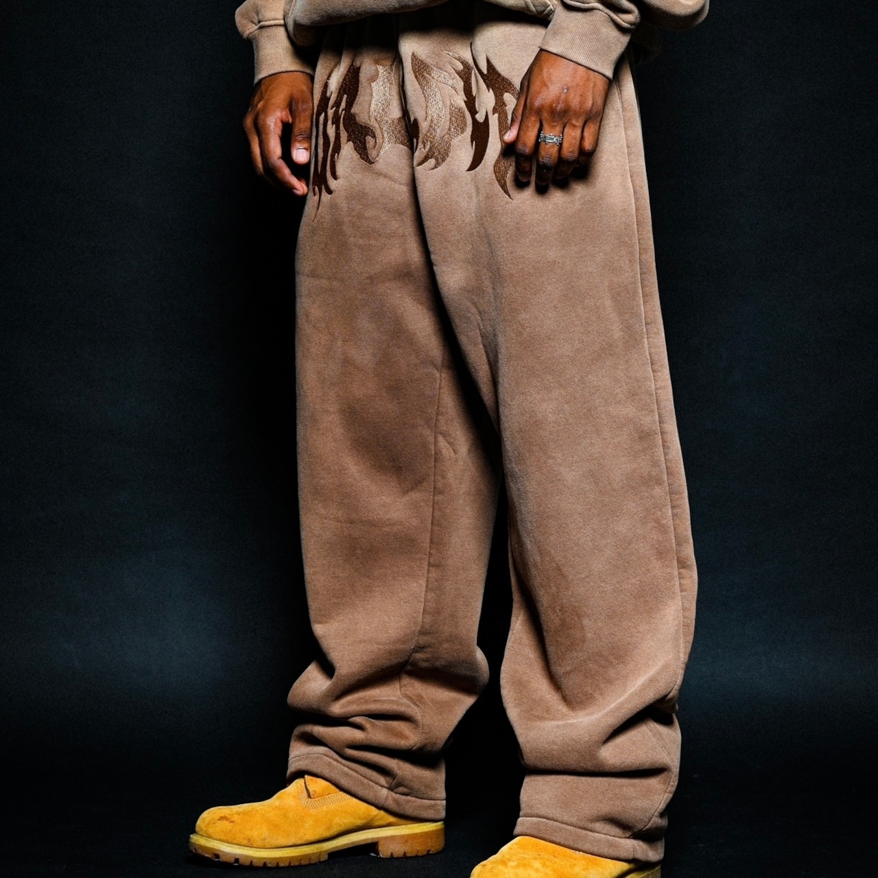 BLAZED LOGO PIGUMENT SWEATPANTS