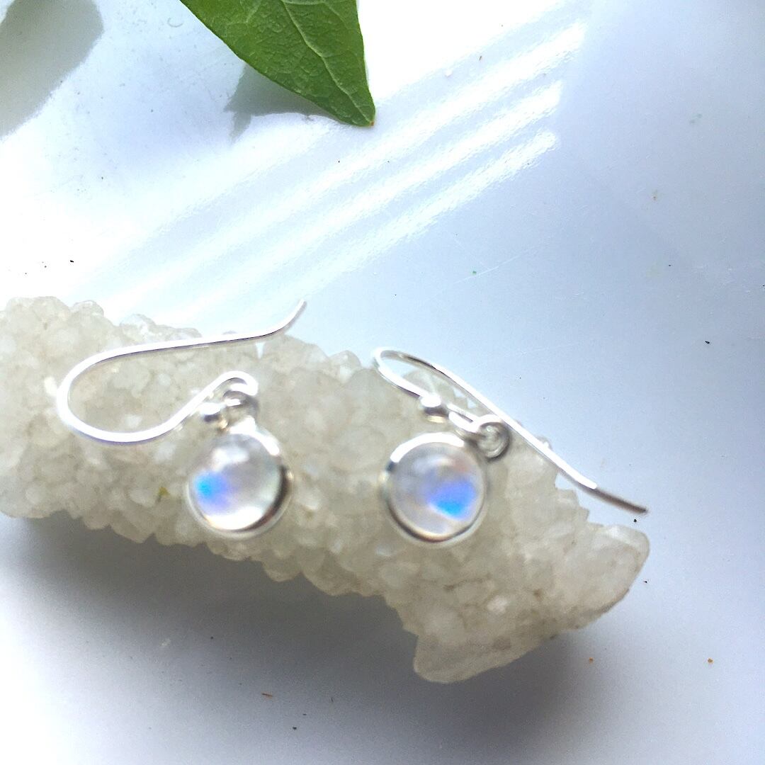 【SV925】✦6月の誕生石✦⋆.満月レインボームーンストーンピアス⋆.·Moon Light.·✦
