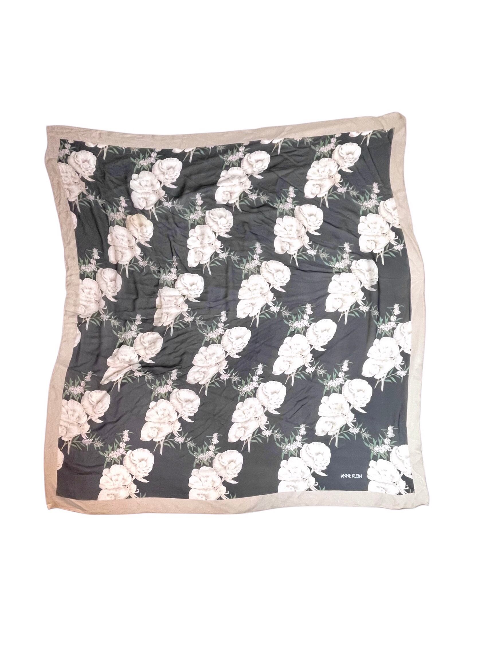 USED super big scarf