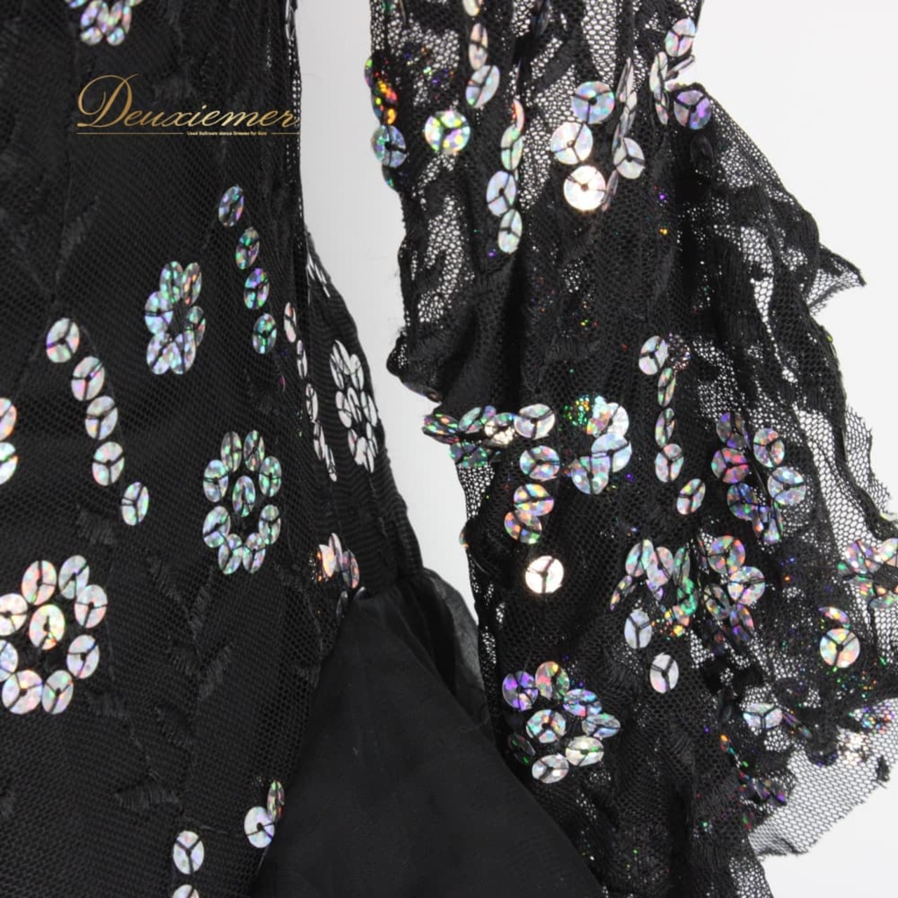 社交ダンス 衣装 スタンダード ドレス ワンピース パーティドレス prima boutique 黒 ブラック系 シルバー系 キラキラ フリル ステージ衣装 黒ドレス ロングドレス フリルスカート ティアードスカート ラッフルスカート 総柄 ドット柄 花柄風 スパンコール風 ラメ きらきら 体型カバー キラキラワンピース ステージ用 舞台衣装 ダンス発表会 パーティー 結婚式 二次会 ナイトイベント 華やか 上品 エレガント アーバンブラック プリマブティック ブラックフォーマル風 光沢感