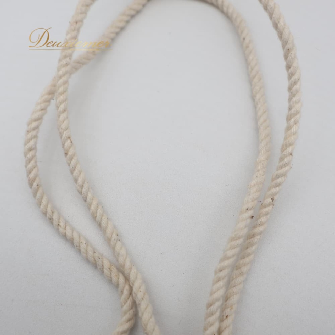 タヒチアンダンス 小物 イイ ハンドタッセル パープル系 小道具 ペア 両手 紐 紫 フラダンス 練習 レッスン イベント ステージ ポンポン 明るい 鮮やか 発表会 パフォーマンス モレ フラ ダンス