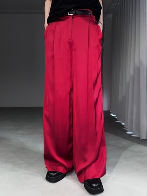 satin wide tuck trousers / red