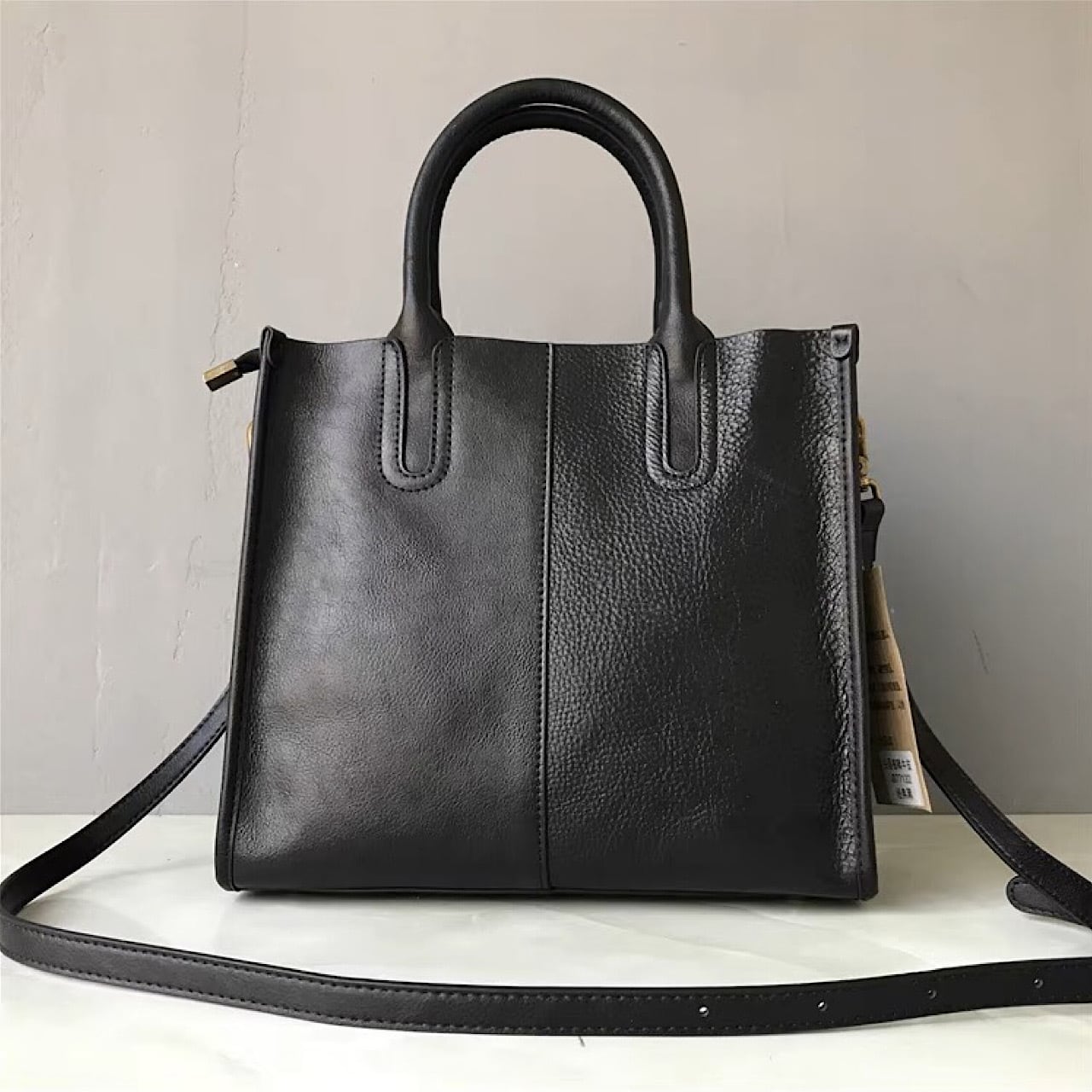 美品】GIVENCHY❣️トートバッグ 本革 黒 ワンショルダー A4サイズ可-