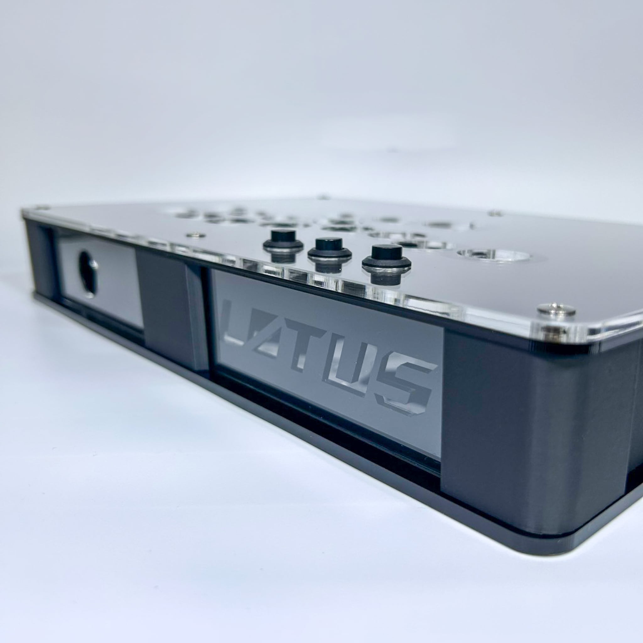 P-3コントローラー