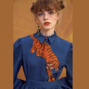 幸運の2匹のタイガー刺繍ブルーワンピース　　E00288