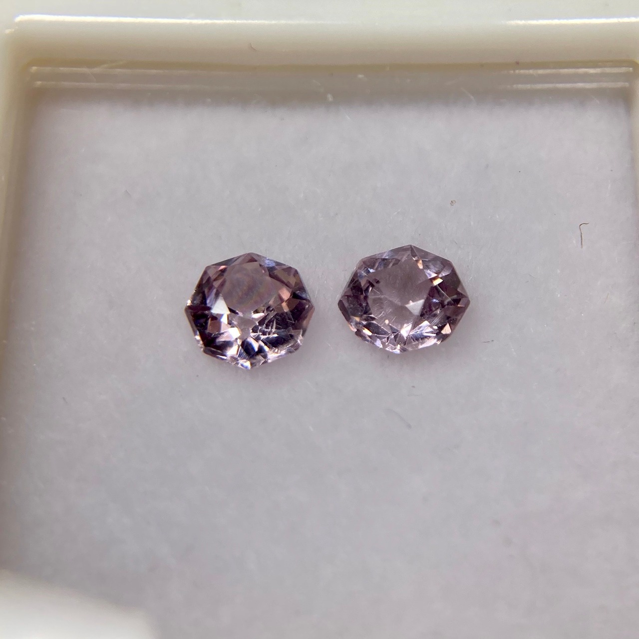 お花みたいなスピネル 約3.8mm-4mm 2点セット No.5
