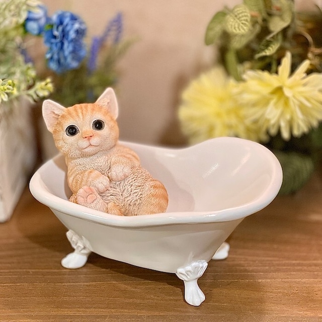 キャットオーナメント 茶トラ バスタブ キトン キティ 子猫 置物 オブジェ インテリア ガーデニング 本物そっくり リアル 癒し かわいい ギフト プレゼント 贈り物 14226