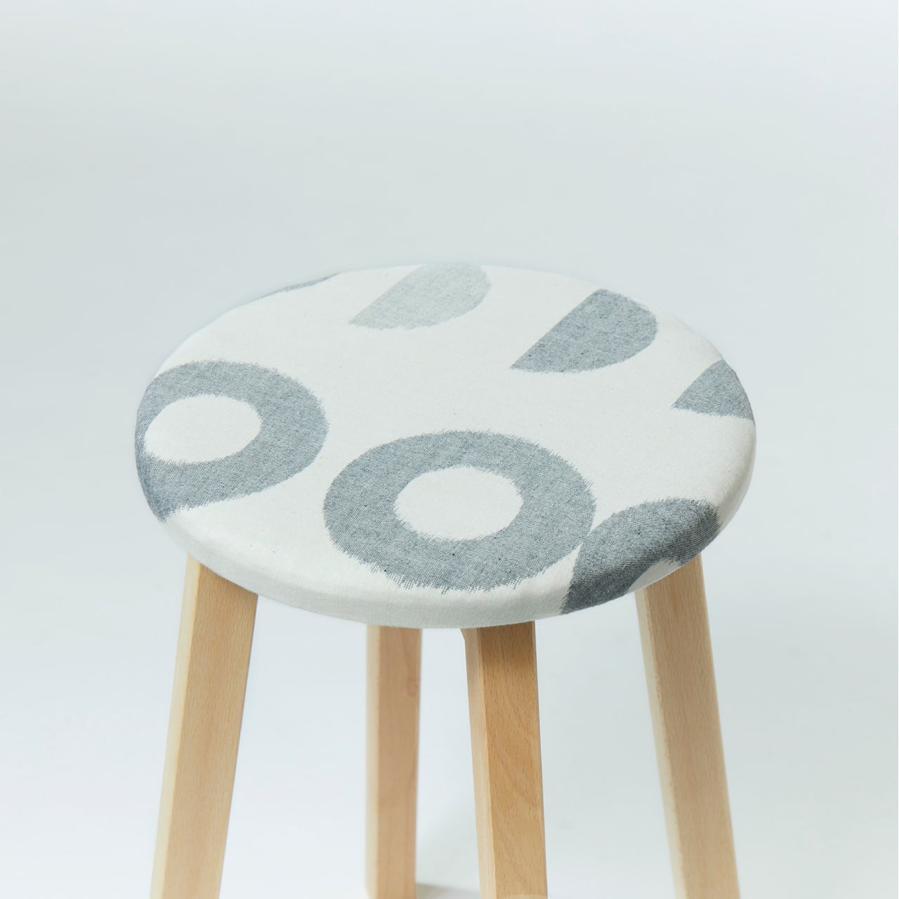 46/D. × SUGIKOJO〉CIRCLE FABRIC STOOL / IVORY | 46/D. - THE GOOD
