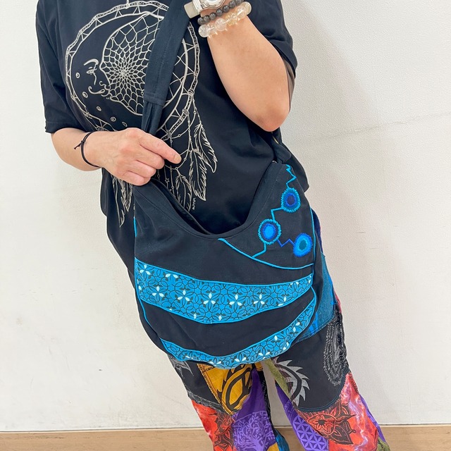 たっぷりショルダーバッグ