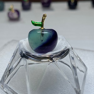 29.フローライトりんご・ペンダントトップ