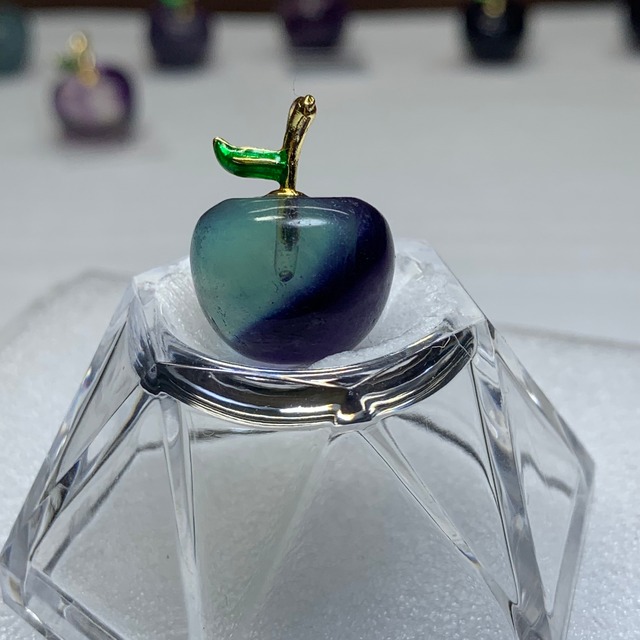 29.フローライトりんご・ペンダントトップ