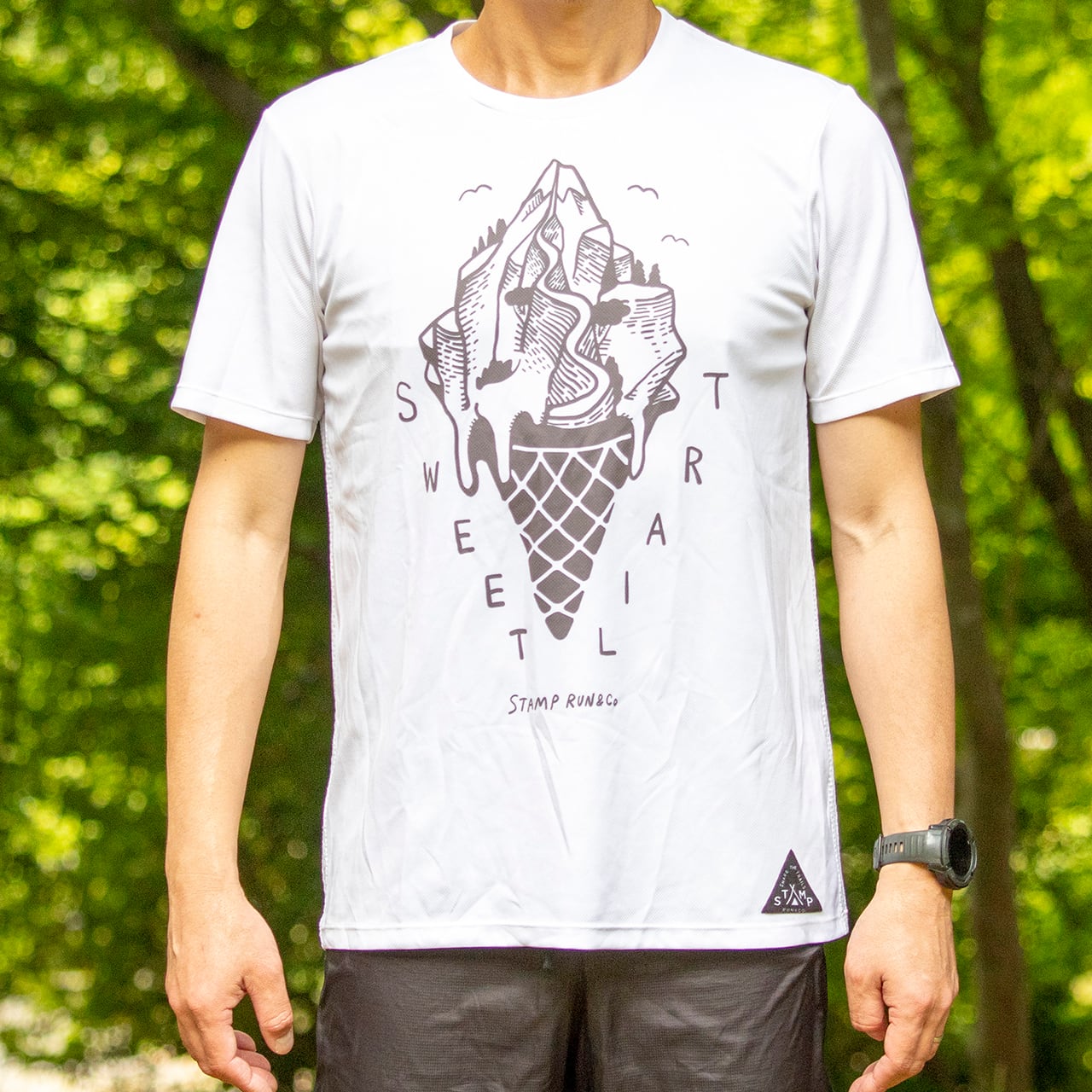 STAMP GRAPHIC RUN TEE (Sweet Trail) | STAMP Run&Co