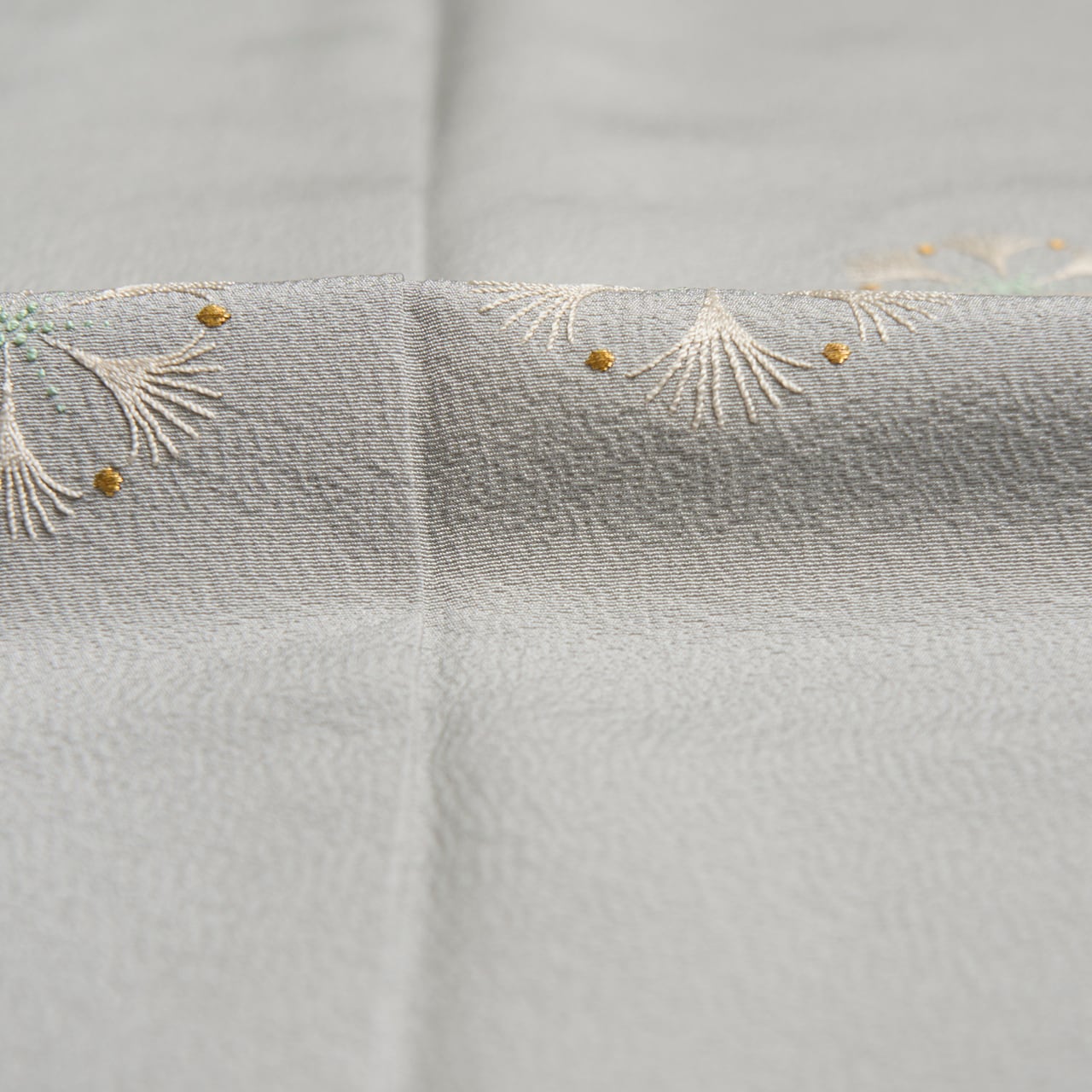 日本工芸会正会員 森康次 花の模様 手刺繍附下 袷着物【お仕立て替え済