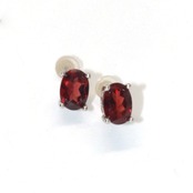 1月誕生石！レッドの存在感！シルバー ガーネット ピアス simple silver series mm1065