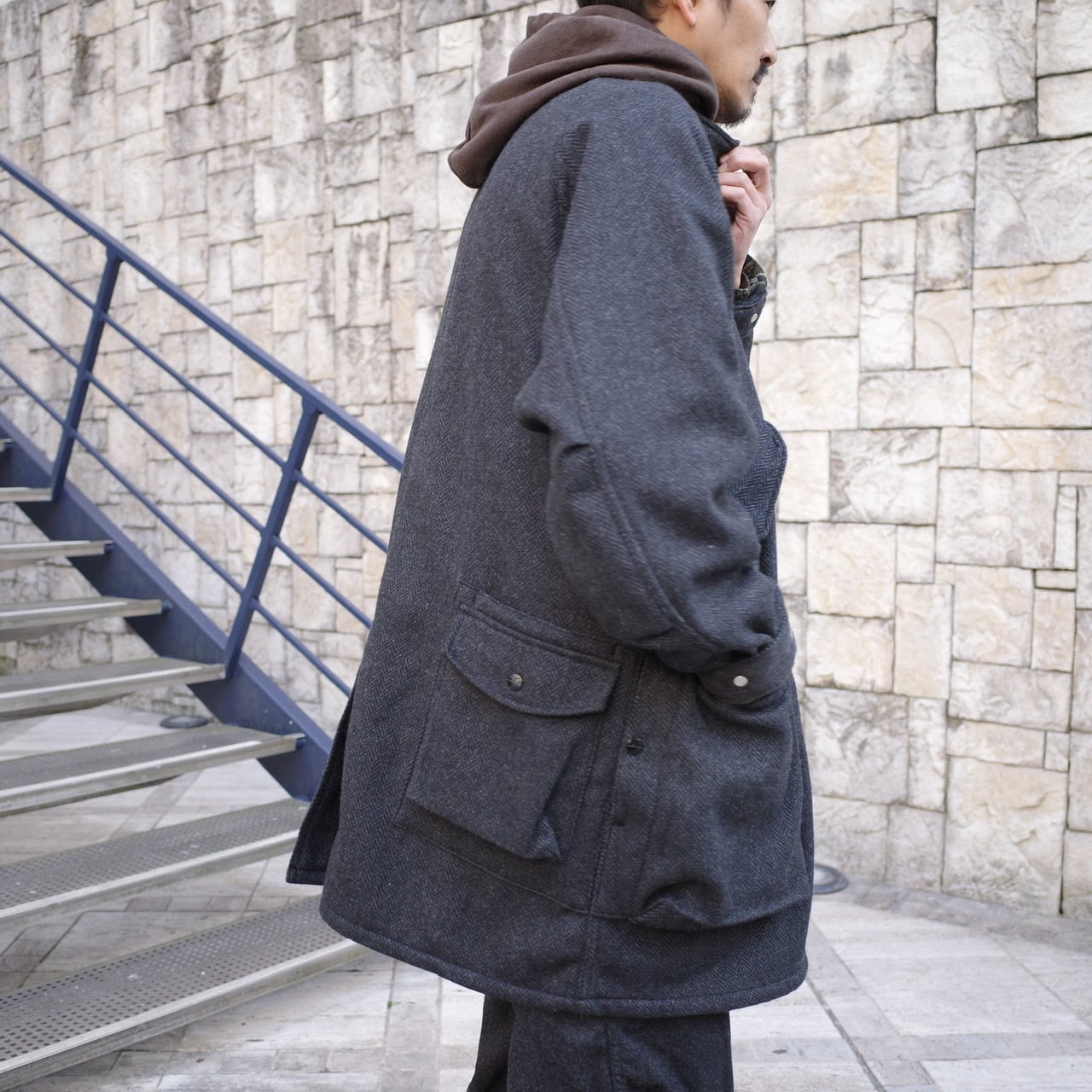 SASSAFRAS(ササフラス) / Digs Crew Tube Coat -Charcoal- | Signs powered by BASE