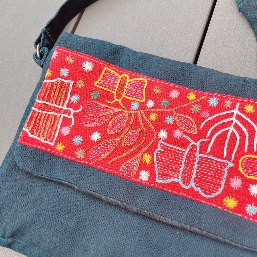 レンテン族刺繍】斜め掛けバッグ 黒・赤 | Fran Muan