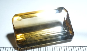 2、高品質バイカラーシトリン［No.SK-492］