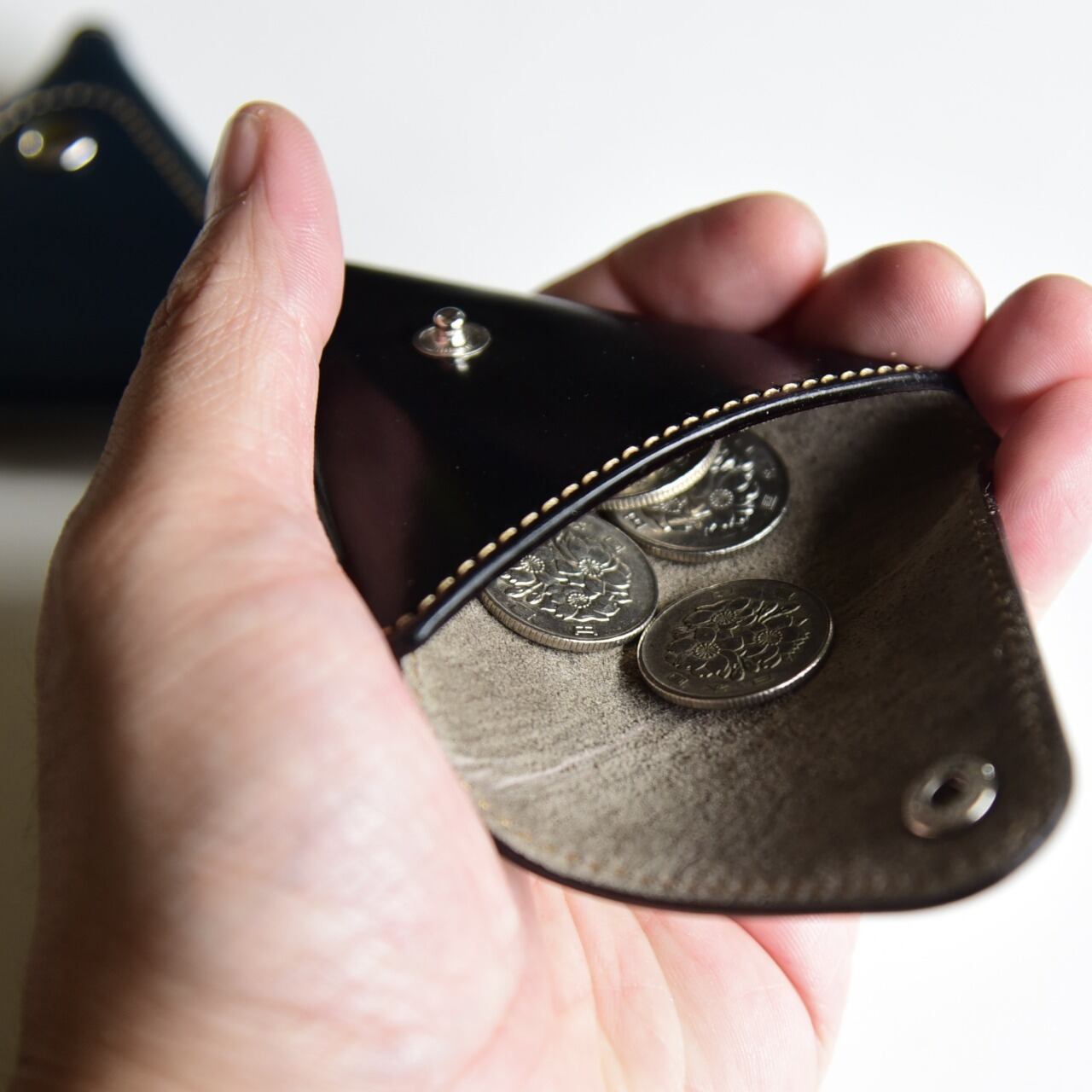 cordovan Triangle coin case -ウマ革トライアングルコインケース