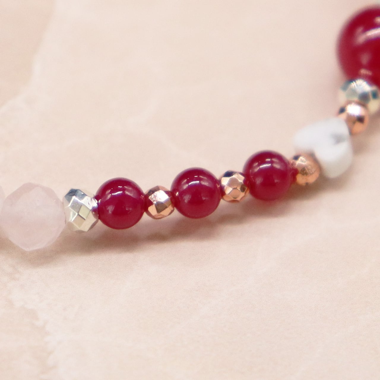 Flames of Crimson】人工ルビー×プレスシェル×ローズクォーツ