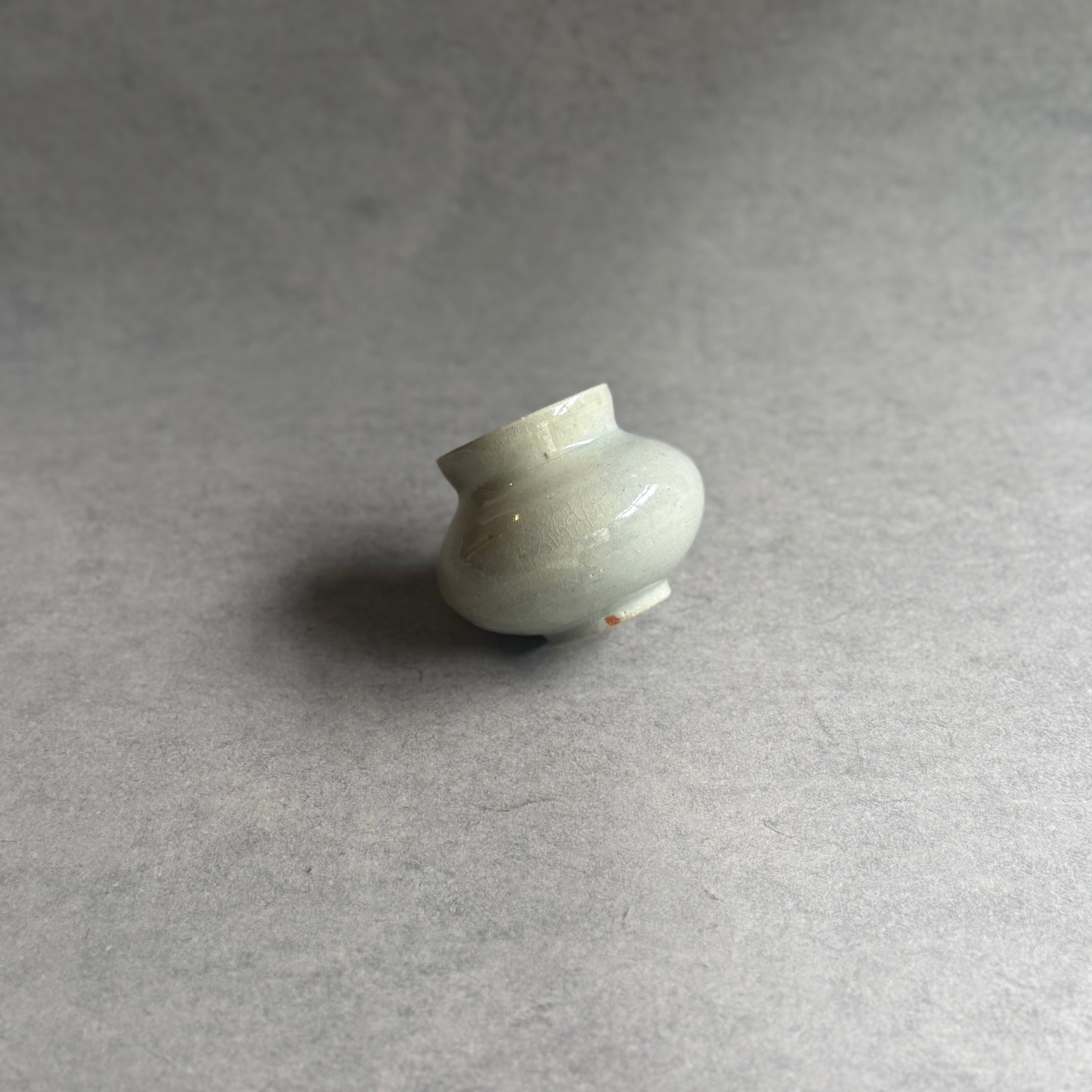 日高伸治 青白磁小壺 | gallery 一白