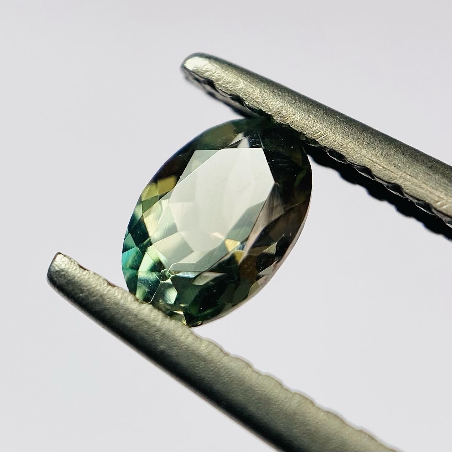 魅惑の多色性　オレゴンサンストーン4