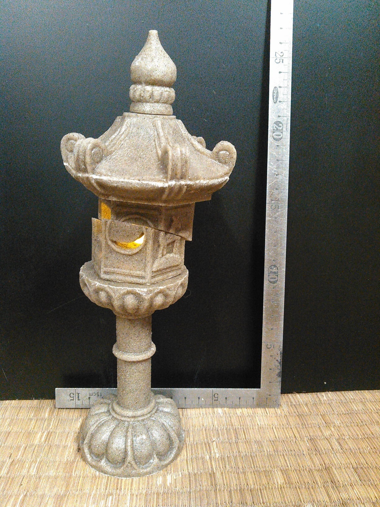 斬れてる石灯籠 ミニサイズ | 讃岐大的場工廠