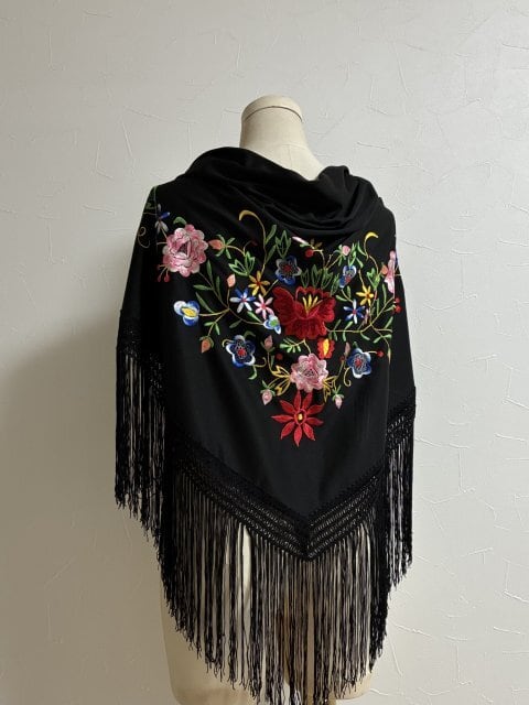 1970's Embroidery Design Fringe Stole