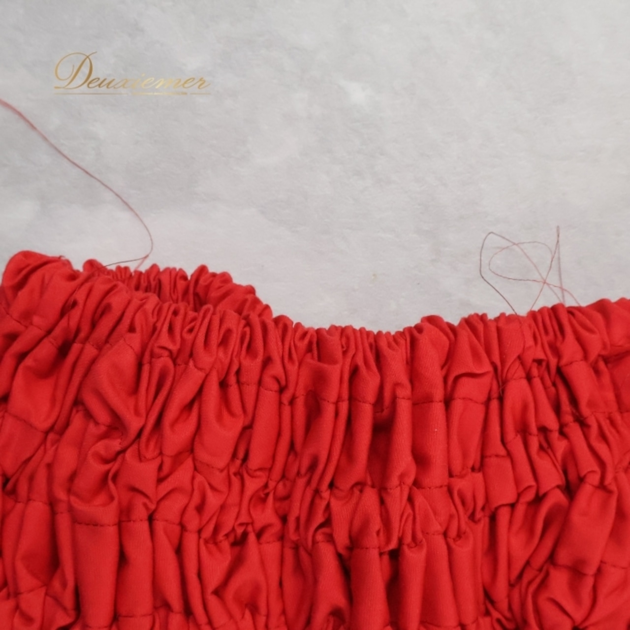 フラダンス 衣装 パウスカート レッド系 ワンカラー 無地 シングル シンプル 華やか 鮮やか 明るい 情熱的 目を引く かわいい 赤 真っ赤 ハワイアン アロハ フラ ダンス レッスン 練習 可愛い おしゃれ フェスティバル エレガント 発表会