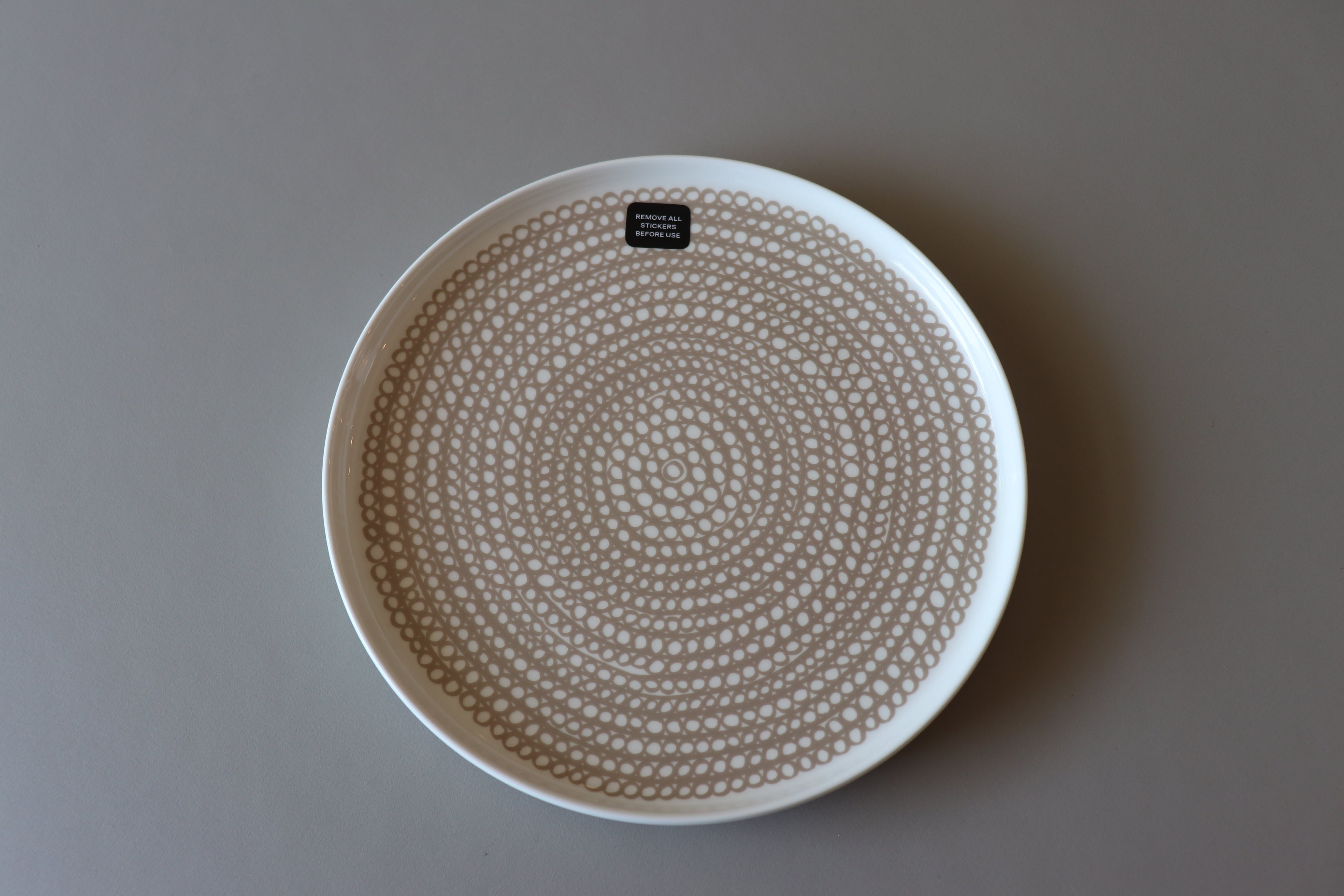 【未使用】マリメッコ　シイルトラプータルハ　ベージュ×ホワイト　プレート20cm marimekko/マリメッコ シイルトラプータルハ プレート 20cm ベージュ