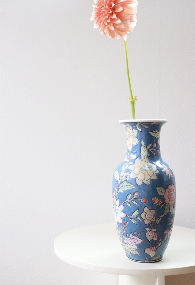 Paint vase