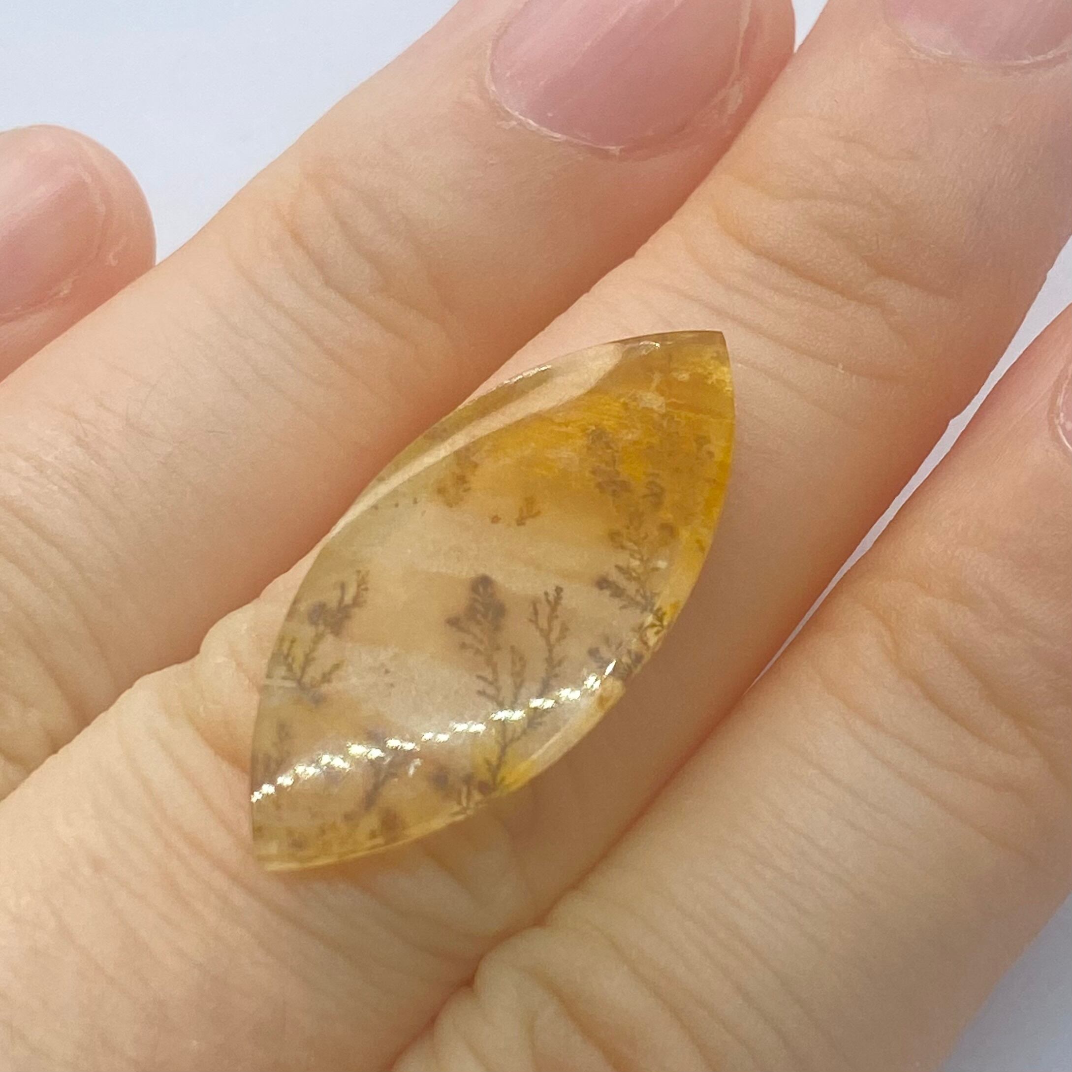 優しげな春　デンドリティッククオーツ