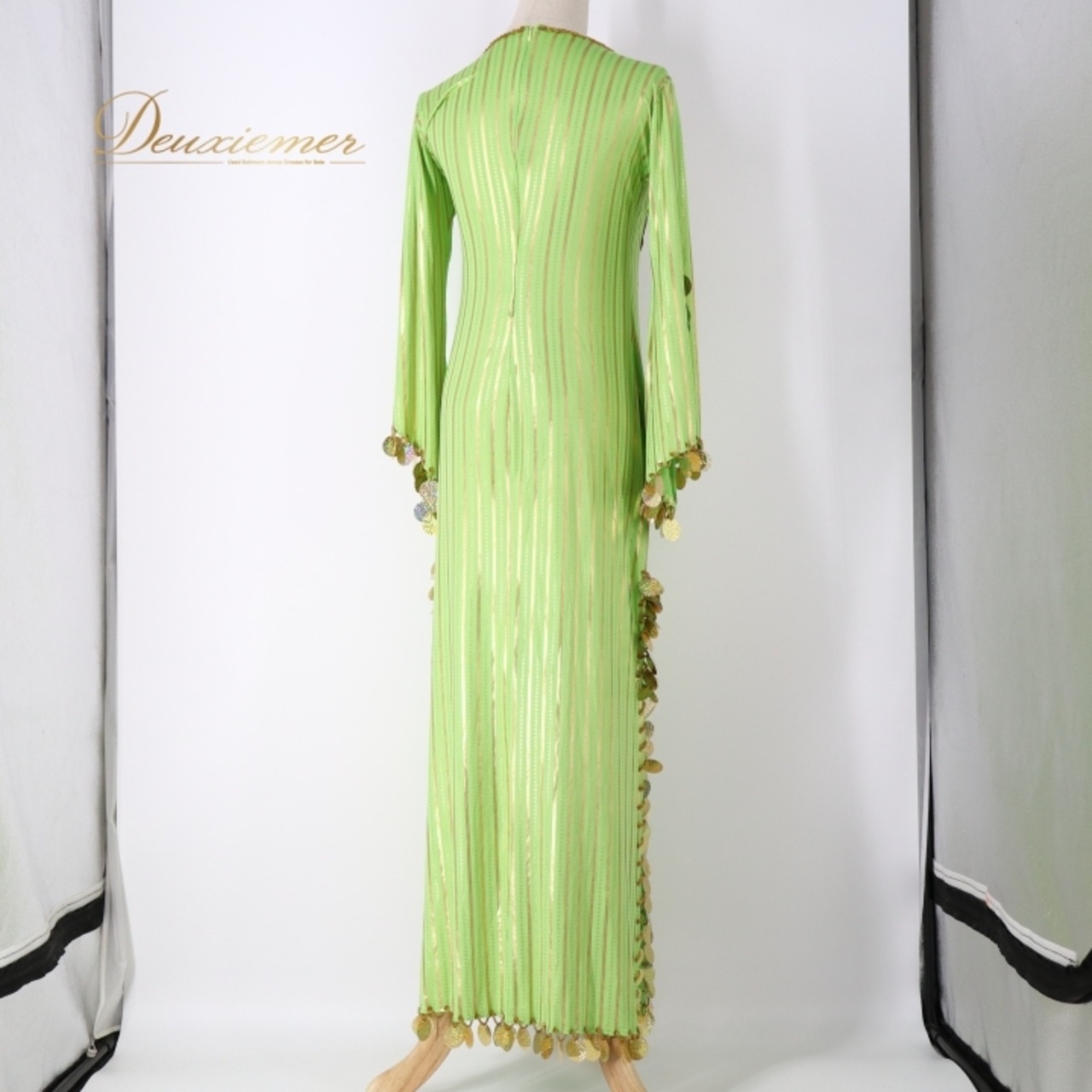 ベリーダンス 衣装 サイーディドレス グリーン系 ワンピース ドレス ヒップスカーフ ヘッドアクセサリー 頭飾り 黄緑 緑 金 ストライプ柄 スパンコール ビーズ 豪華 装飾 華やか バラディ キラキラ 煌びやか 3点 セット ストレッチ 伸縮 ゴールド系