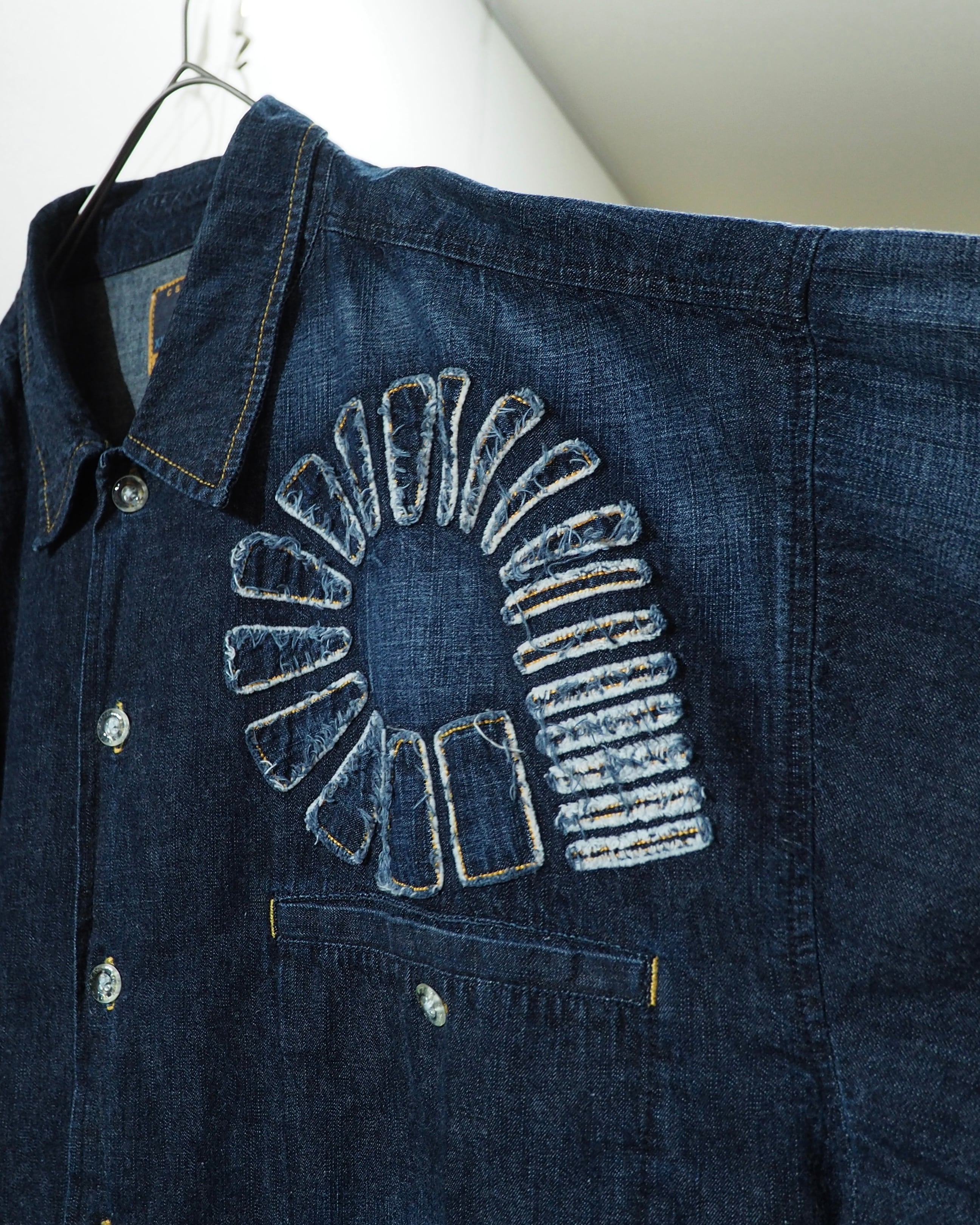 " akademics " Ammonite Logo Embroidery vintage Over silhouette SS Denim shirt