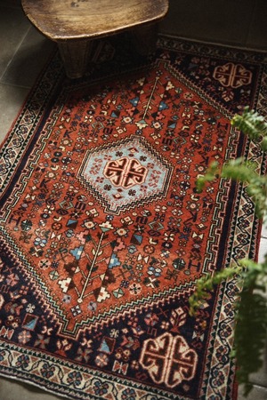 1252-Vintage Hamadan rug