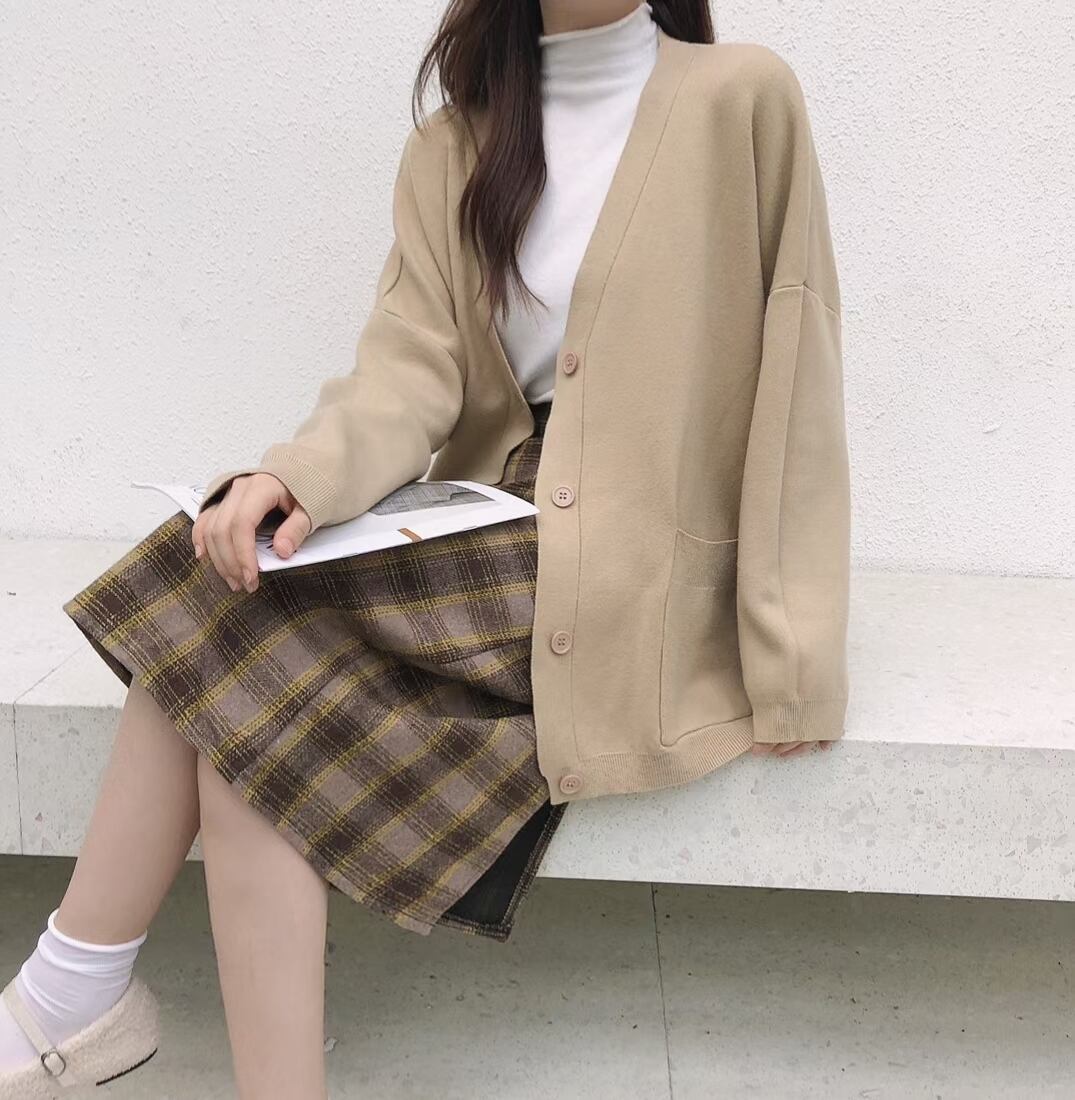 シンプルVネックカーディガン　AJ1050-D008