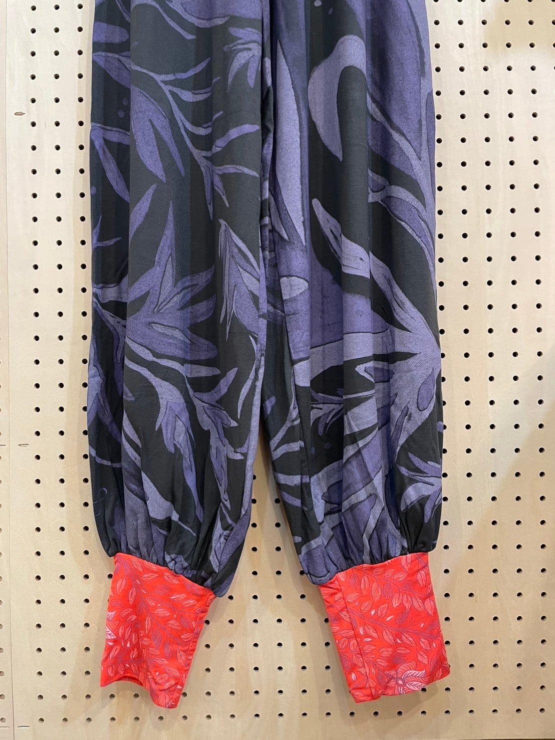 アラジンパンツ size M (ダークネイビー/アイリス柄) | Juana de Arco