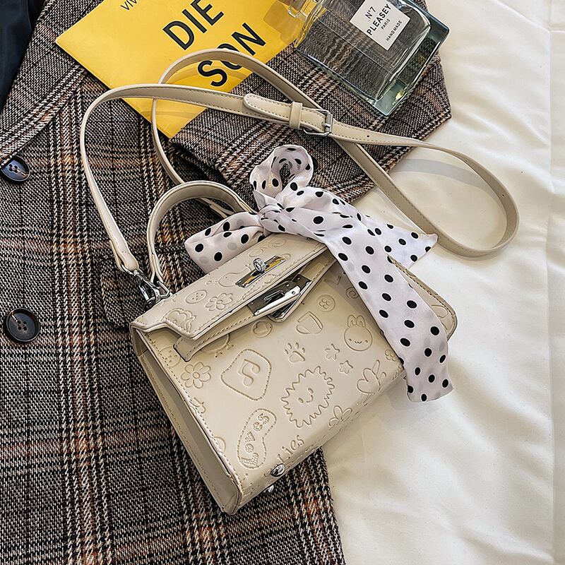 レッドスカーフ シルク メッセンジャーバッグ Tiancai_Wing_Bag62015459917